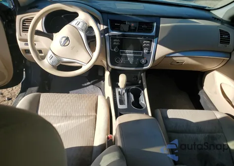 2016 Nissan Altima 2.5 z USA, uszkodzony, nr VIN 1N4AL3AP4GC198847